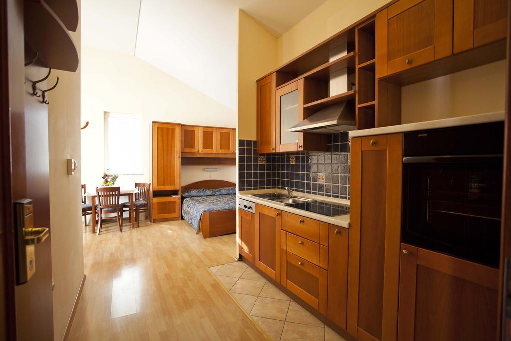 Studio Apartmani Bijeli Delfin 比奥格勒·纳·莫鲁 外观 照片
