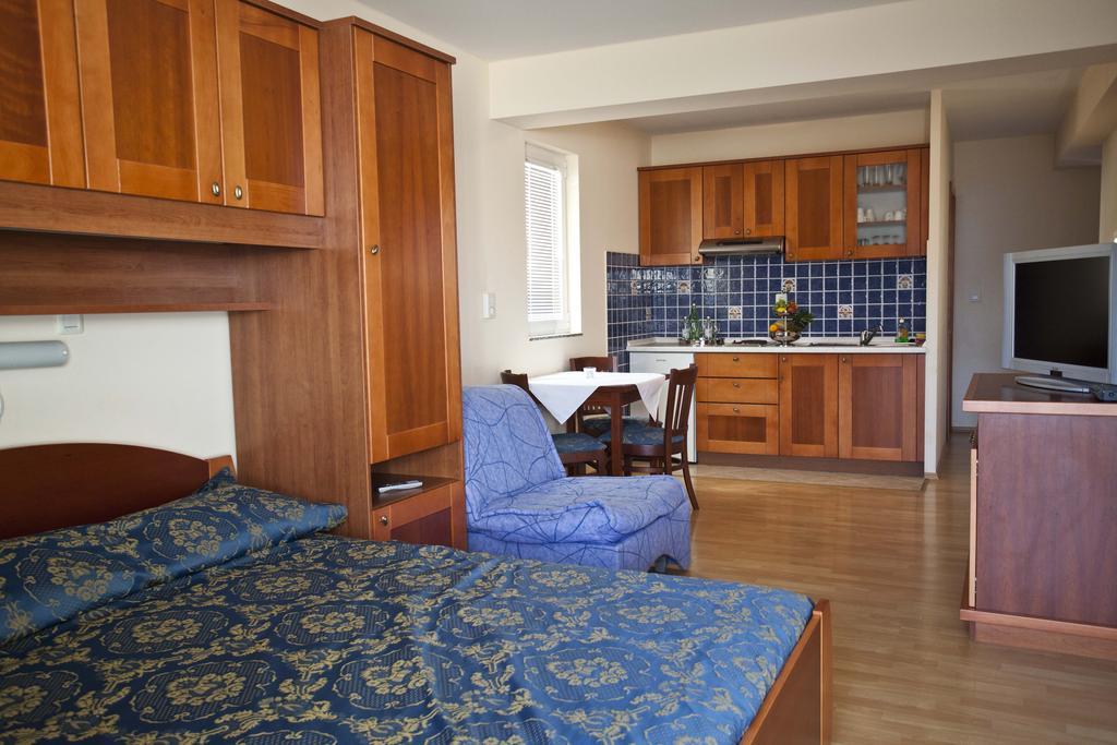 Studio Apartmani Bijeli Delfin 比奥格勒·纳·莫鲁 客房 照片